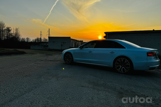 Audi A8 D4/4H Sedan