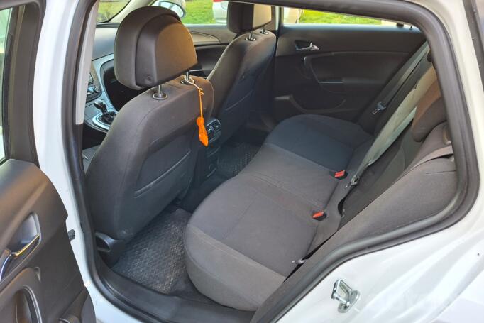 Opel Insignia A Sports Tourer OPC wagon 5-doors