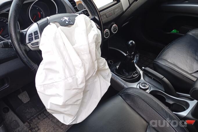 Peugeot 4007 1 generation Crossover