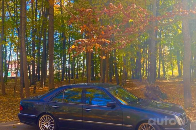 Mercedes-Benz E-Class W210 Sedan