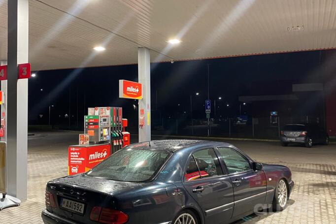 Mercedes-Benz E-Class W210 Sedan