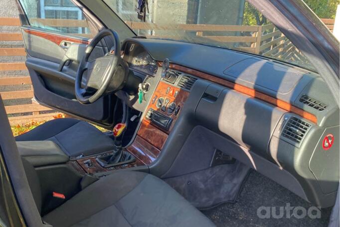 Mercedes-Benz E-Class W210 Sedan