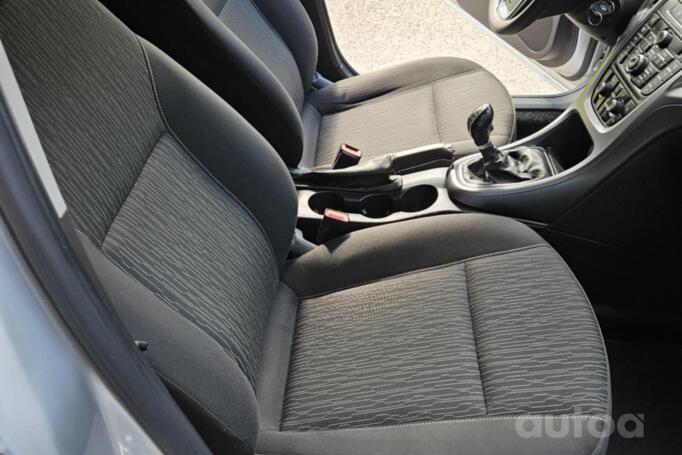 Opel Astra J [restyling] Sports Tourer wagon 5-doors