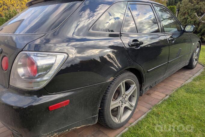 Lexus IS XE10 wagon