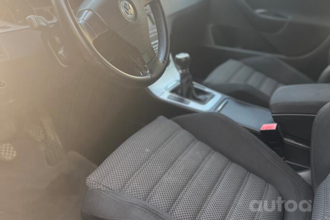 Volkswagen Passat B6 wagon 5-doors
