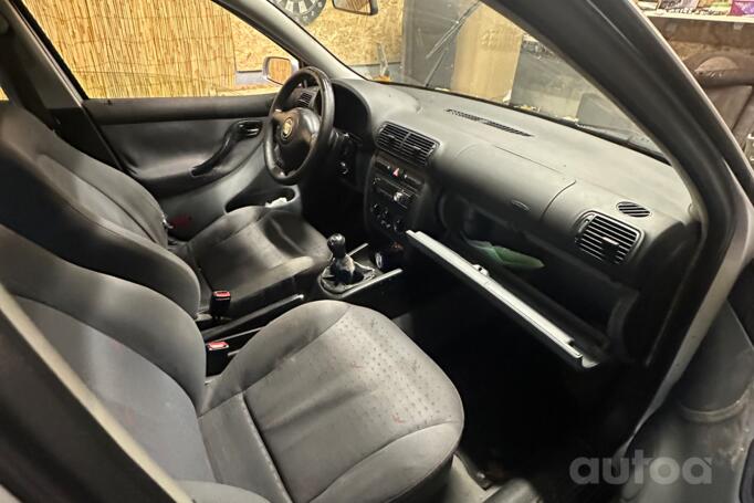 SEAT Toledo 2 generation Sedan