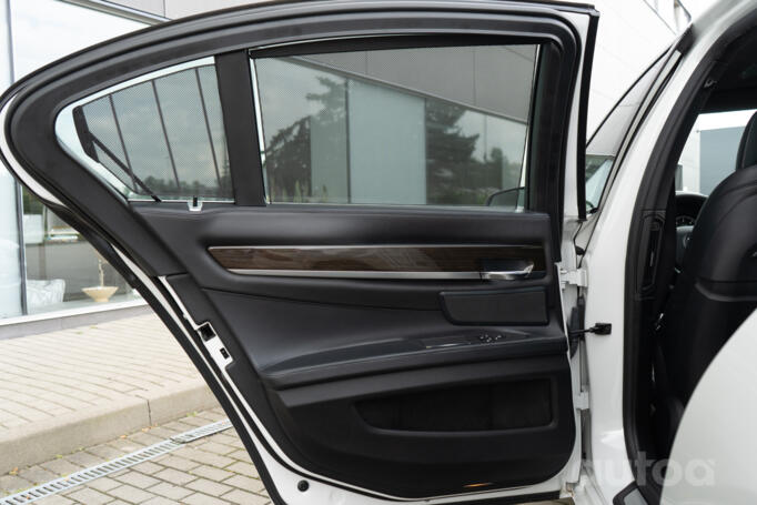 BMW 7 Series F01/F02 [restyling] Sedan