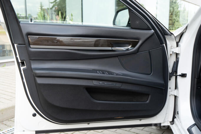 BMW 7 Series F01/F02 [restyling] Sedan