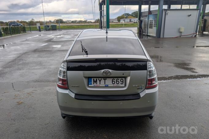 Toyota Prius 2 generation Hatchback