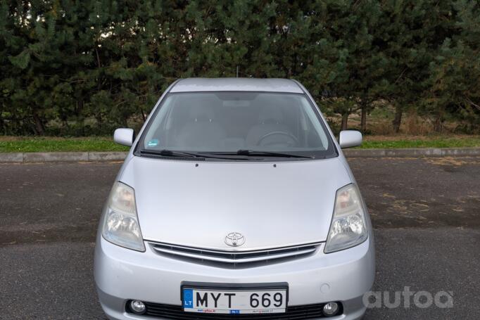 Toyota Prius 2 generation Hatchback