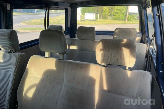 Volkswagen Transporter T4 Minivan 4-doors