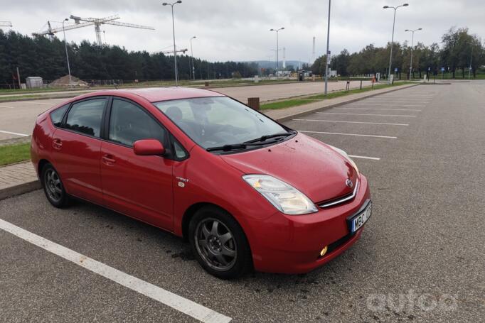 Toyota Prius 2 generation Hatchback