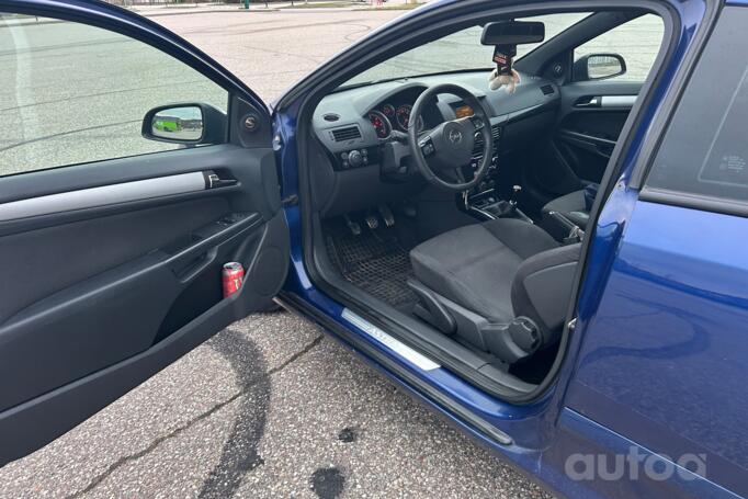 Opel Astra H Hatchback