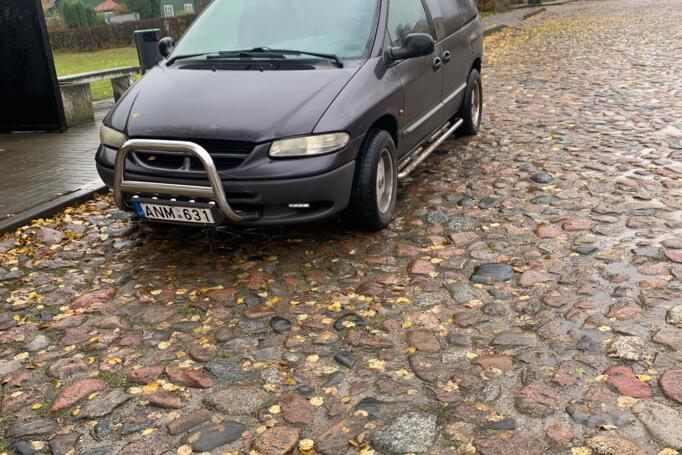 Chrysler Voyager 3 generation Grand minivan 5-doors