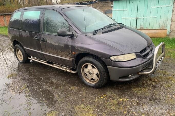 Chrysler Voyager 3 generation Grand minivan 5-doors