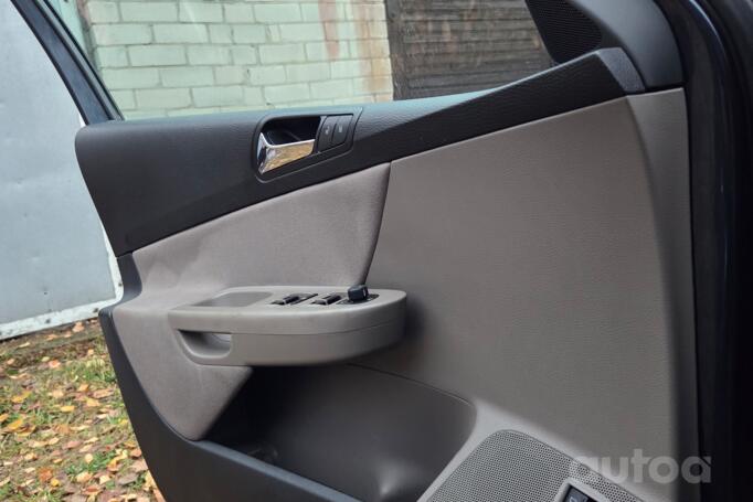 Volkswagen Passat B6 Sedan 4-doors