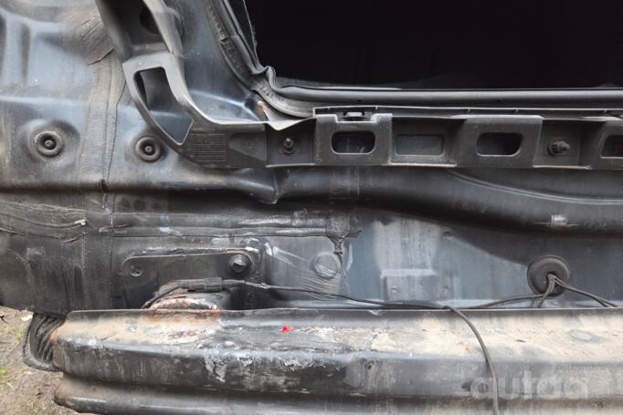 Volkswagen Passat B6 Sedan 4-doors