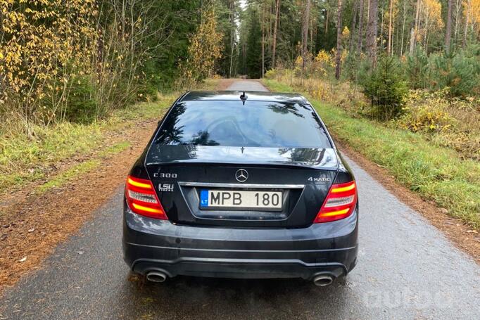 Mercedes-Benz C-Class W204/S204/C204 [restyling] Sedan 4-doors