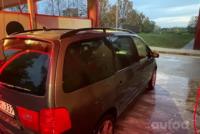 SEAT Alhambra 1 generation [restyling] Minivan