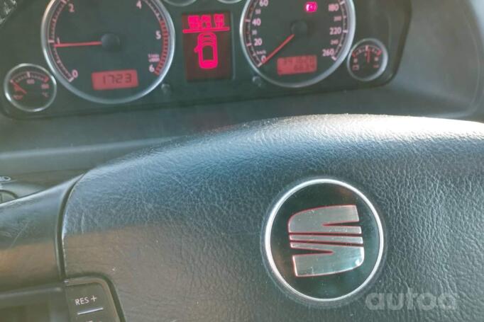 SEAT Alhambra 1 generation [restyling] Minivan