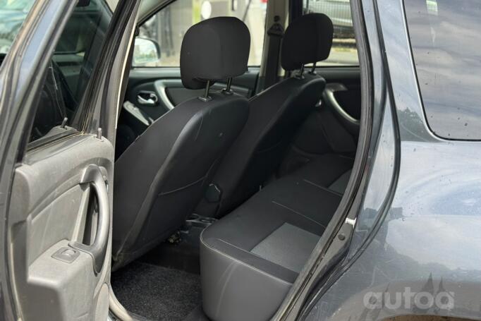 Dacia Duster 1 generation [restyling] SUV 5-doors