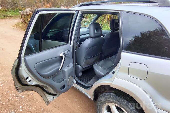 Toyota RAV 4 2 generation (XA20)