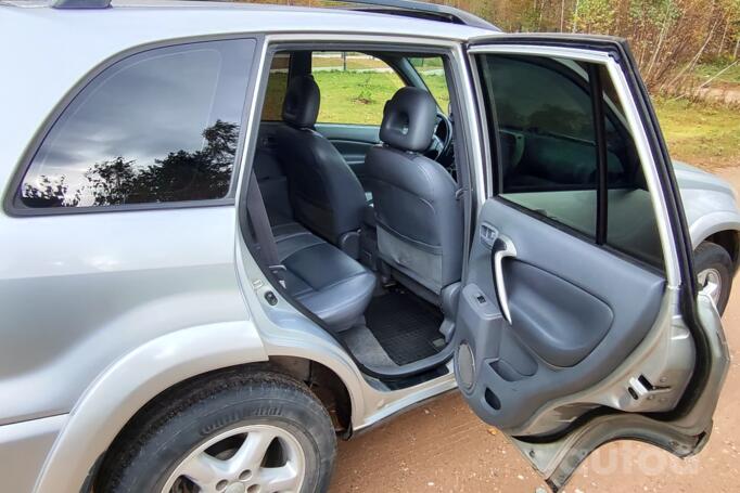 Toyota RAV 4 2 generation (XA20)