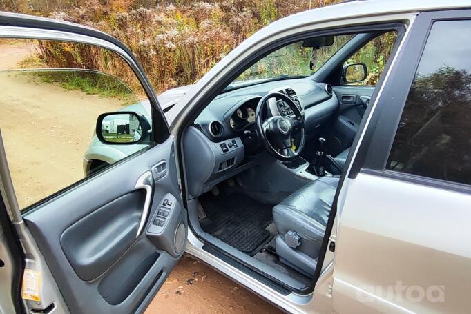 Toyota RAV 4 2 generation (XA20)