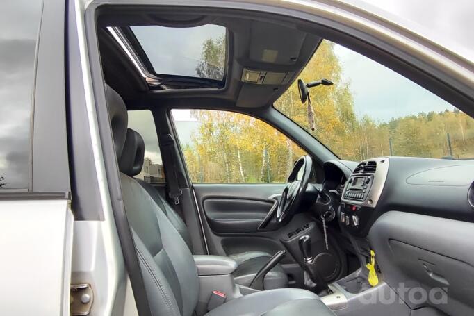 Toyota RAV 4 2 generation (XA20)