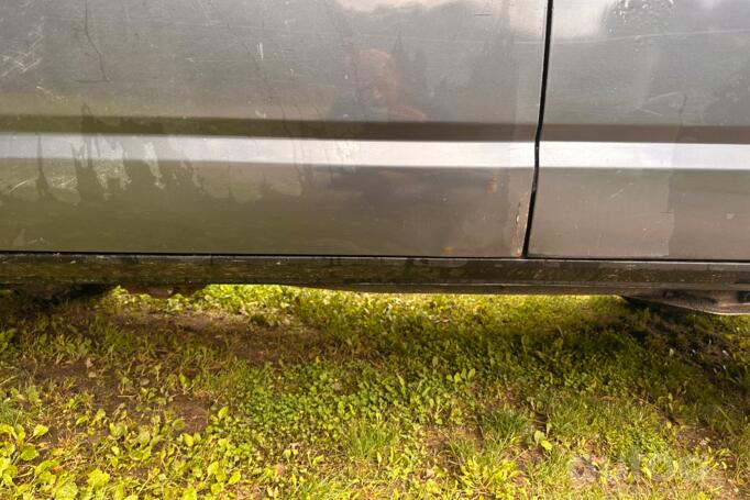 Nissan Patrol Y60 SUV 5-doors