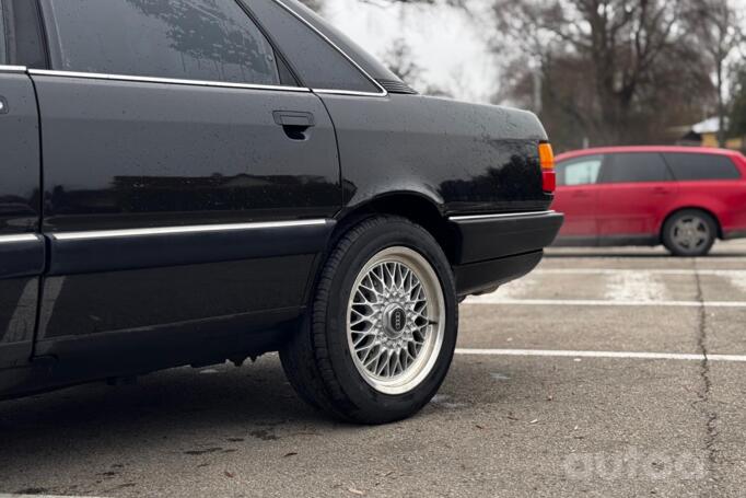 Audi 200 C3 [restyling]