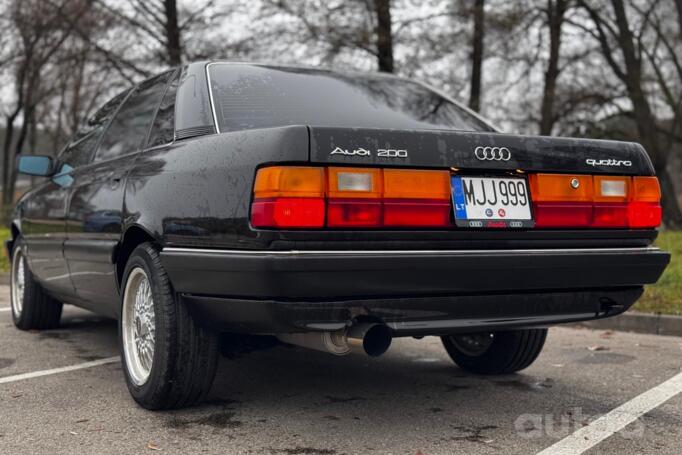 Audi 200 C3 [restyling]