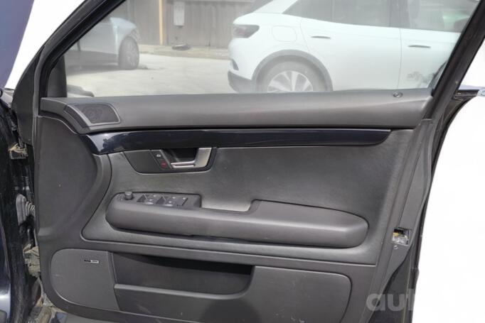 Audi RS 4 B7 Avant wagon 5-doors