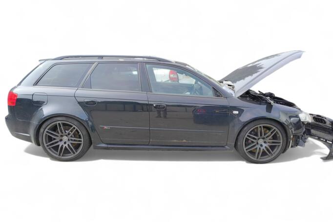 Audi RS 4 B7 Avant wagon 5-doors