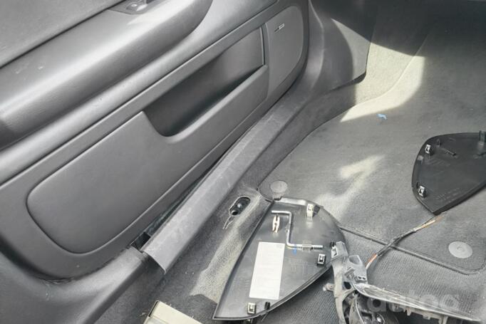 Audi RS 4 B7 Avant wagon 5-doors