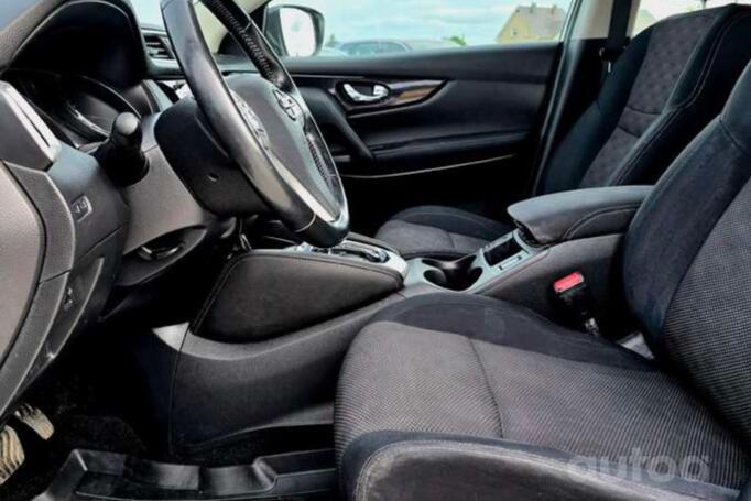 Nissan Qashqai 2 generation Crossover