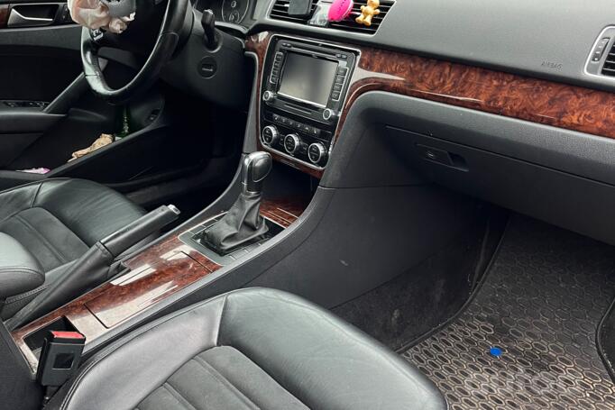 Volkswagen Passat (North America) 1 generation Sedan