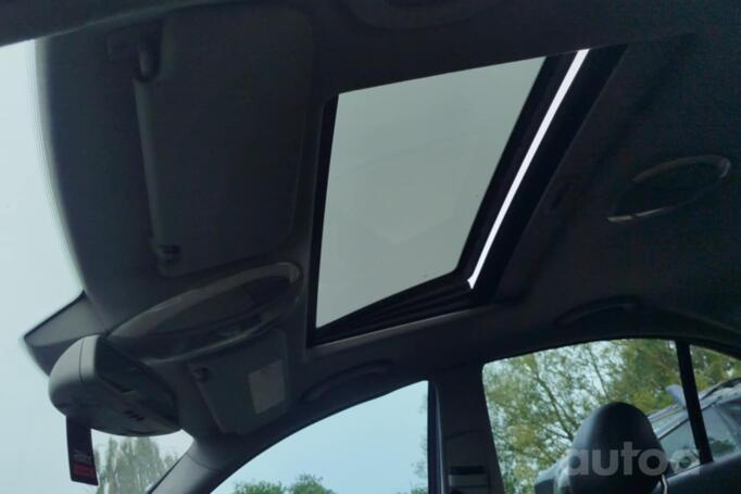 Mercedes-Benz E-Class W211 Sedan