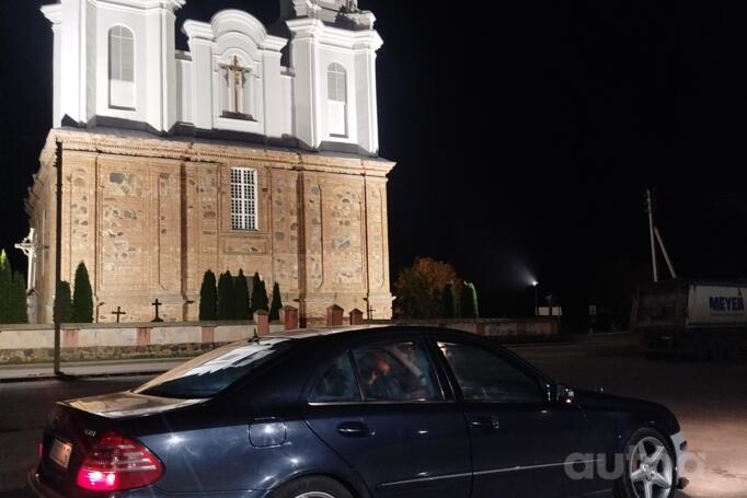 Mercedes-Benz E-Class W211 Sedan