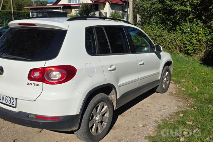 Volkswagen Tiguan 1 generation Crossover