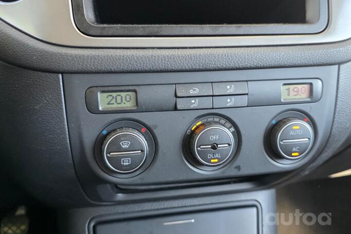 Volkswagen Tiguan 1 generation Crossover