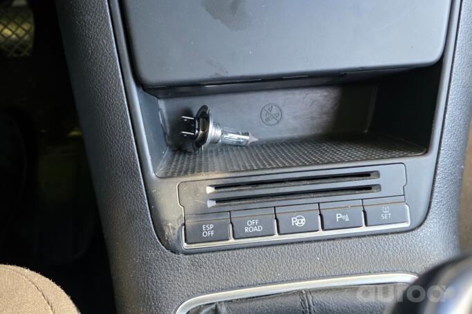 Volkswagen Tiguan 1 generation Crossover