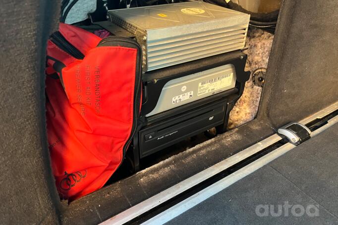 Audi A6 4F/C6 wagon 5-doors