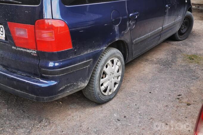 SEAT Alhambra 1 generation [restyling] Minivan