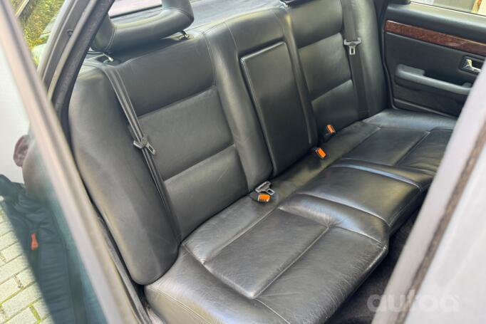 Audi V8 1 generation Sedan