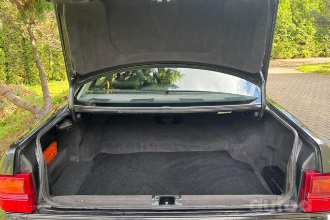 Audi V8 1 generation Sedan