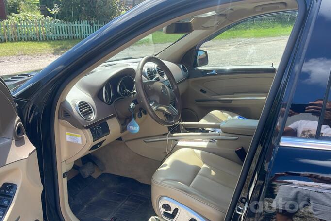 Mercedes-Benz GL-Class X164 [restyling] SUV 5-doors