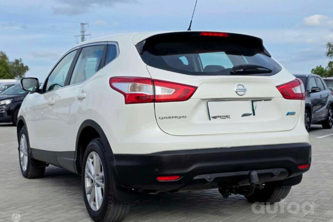 Nissan Qashqai 2 generation Crossover
