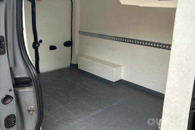 Opel Vivaro B Minivan Long