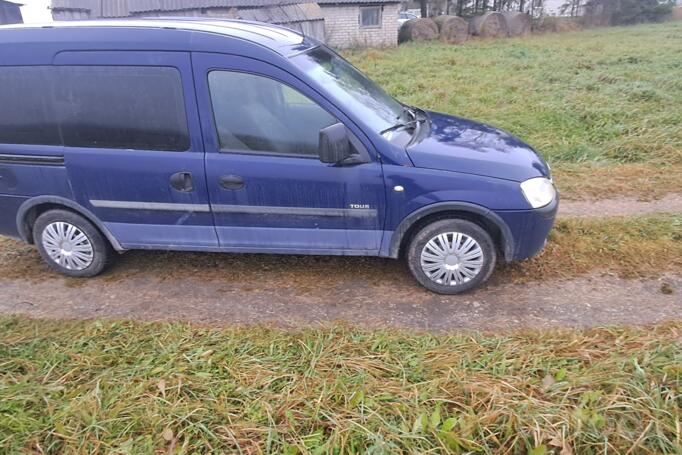 Opel Combo C Tour minivan